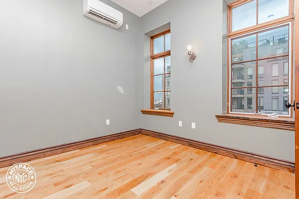 Rented by MySpaceNYC | media 36