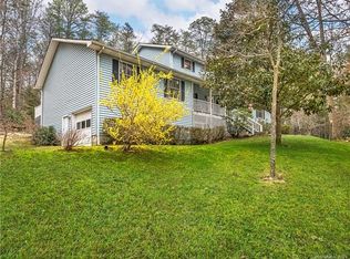 5 Sunset Forest Dr, Fairview, NC 28730