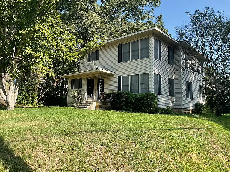 602 Dudley Dr — Photo 1