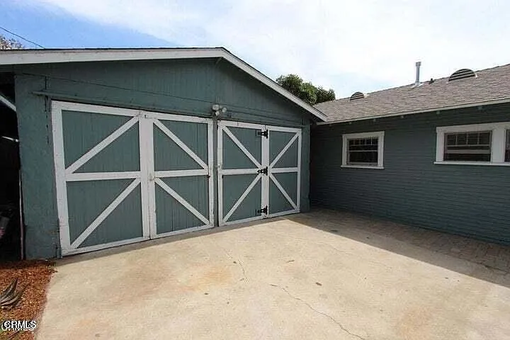 730 E Pleasant St — Photo 3