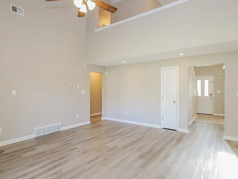 1424 Radley Cv — Photo 5