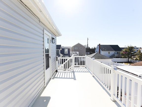 5th image of 110 W Buttercup Rd #3
