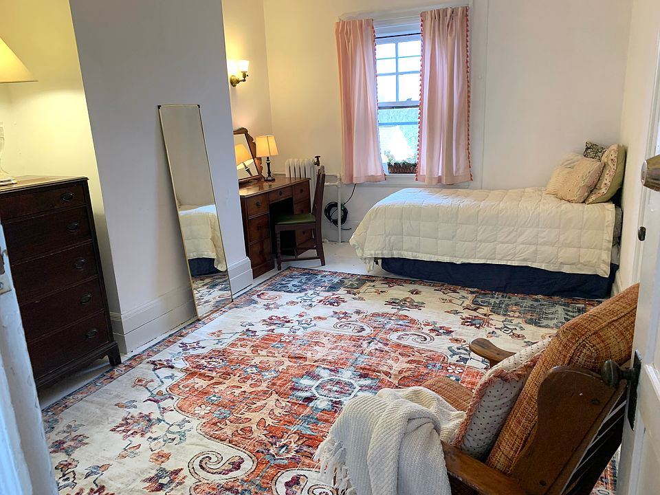 1st image of 264 Summer St