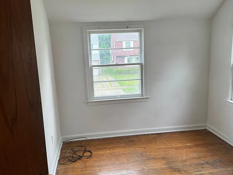 21860 Roberts Ave — Photo 13