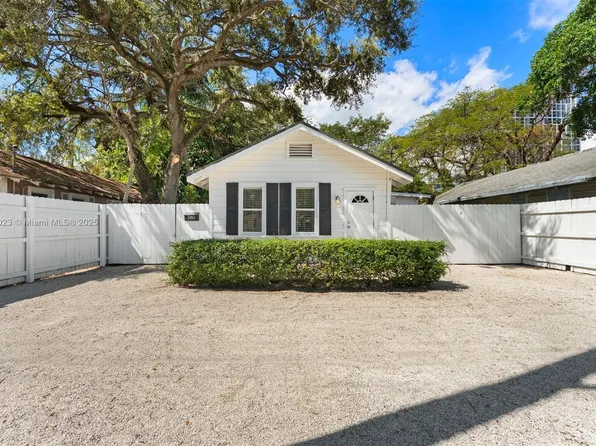 3180 Plaza St, Miami, FL 33133