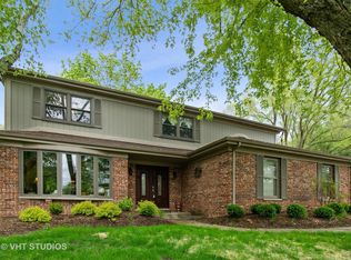 105 Medinah Ln, Tower Lakes, IL 60010