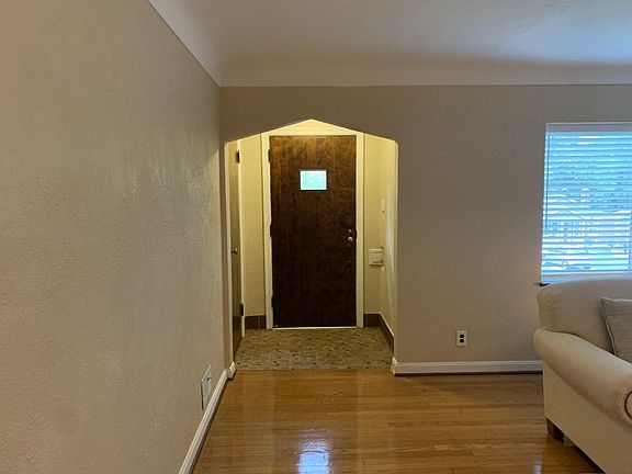 4th image of 3926 Carrie Ave