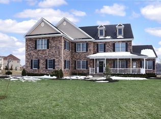 39 Harvestview Dr, Monroe Township, NJ 08831
