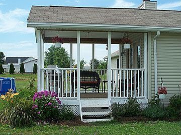 12X12 deck with ceiling fan