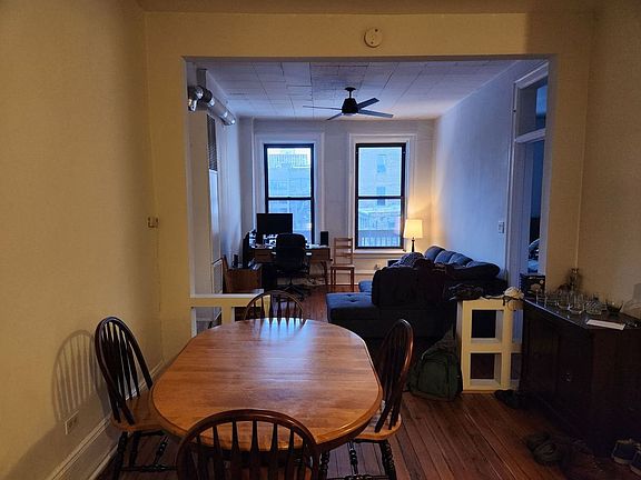 2nd image of 1156 W Grand Ave Unit 302
