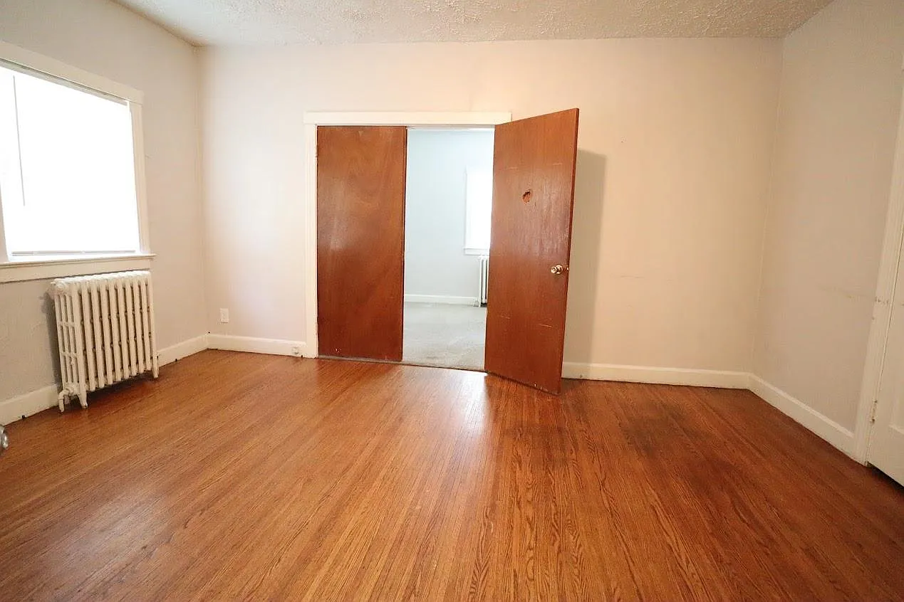 2 bed, 850 sqft, $1,100 — Photo 2