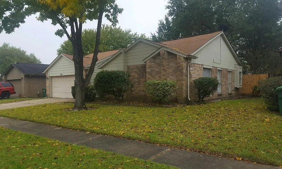 6311 Clayridge Dr