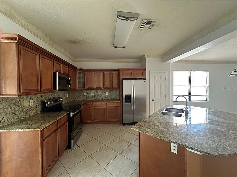 9097 Venezia Plantation Dr — Photo 6