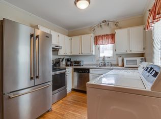 32 Grove St #D, Dover, NH 03820