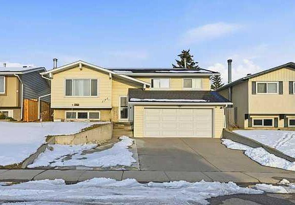 2nd image of 171 W Rundlefield Cres NE