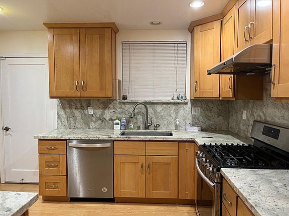 4th image of 2529 Fernwood Ave