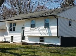 2806 Sangamon Dr, Champaign, IL 61821