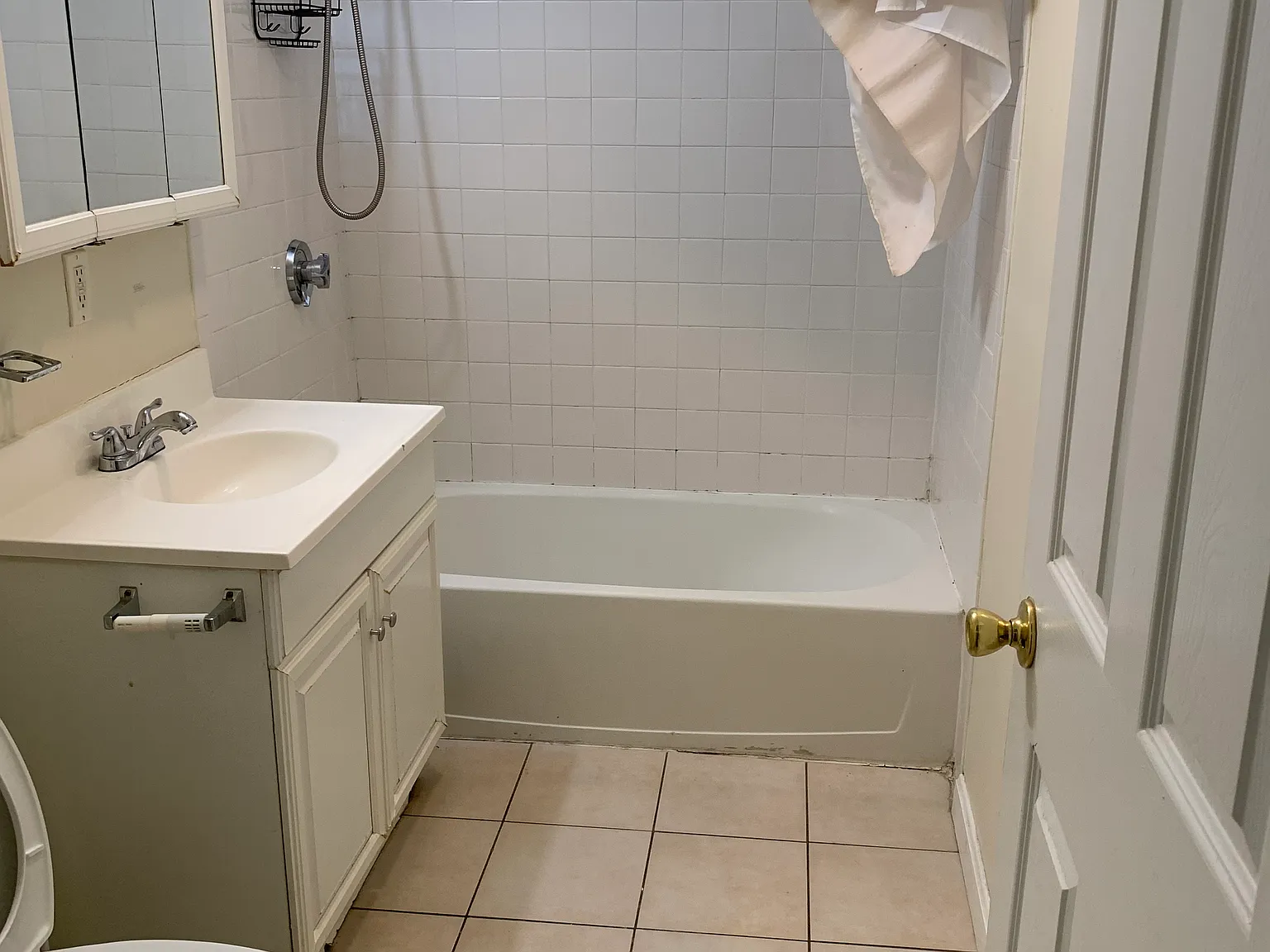 7 bed, $6,600 — Photo 4