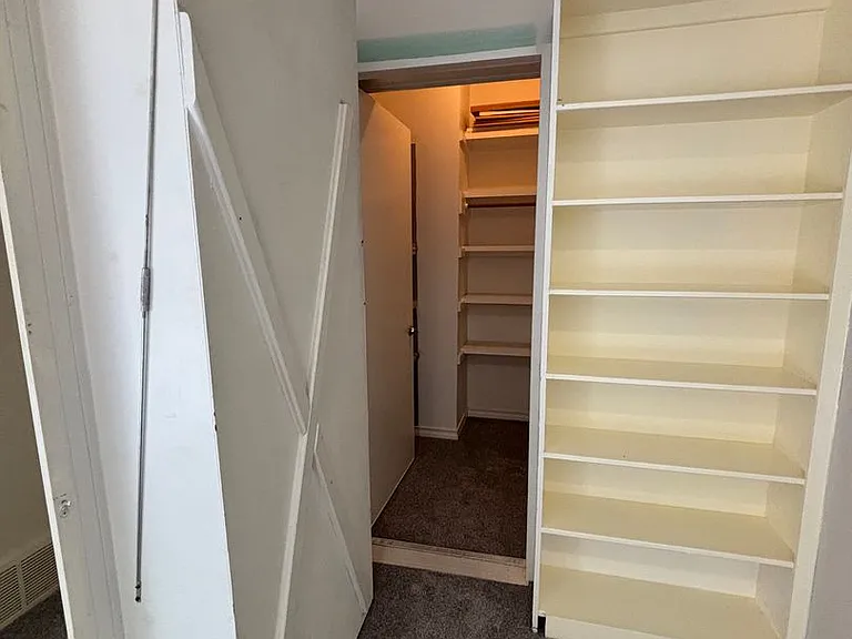 5026 Bellaire Dr S — Photo 17