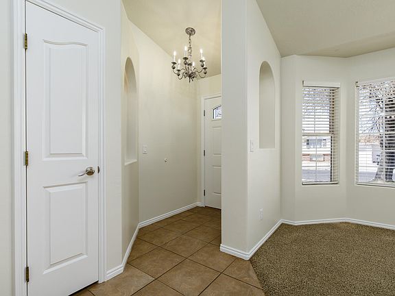 5th image of 304 N Prickly Pear Dr