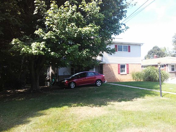 2nd image of 301 Guenevere Dr