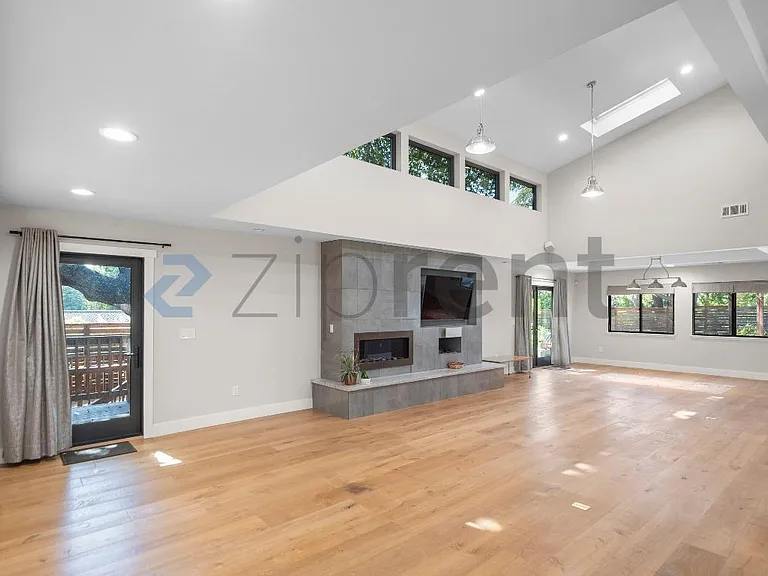 1701 Whitham Ave — Photo 6