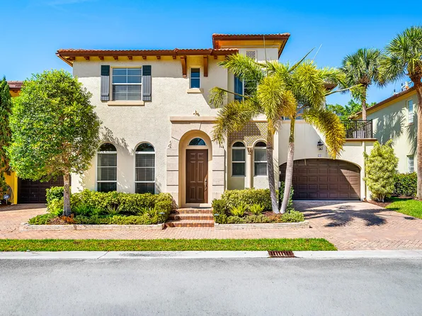 71 Via Poinciana Lane, Boca Raton, FL 33487