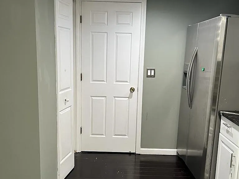 Kitchen freezer