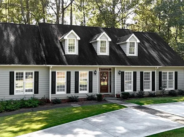 55 Timberlake Cv, Cartersville, GA 30121