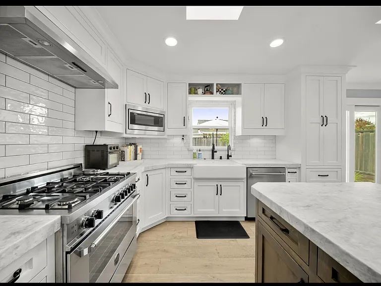 844 Sunset Dr — Photo 11