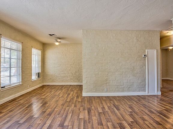 2nd image of 127 Palm Ln