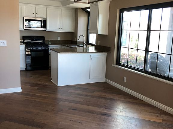 Updated kitchen, granite