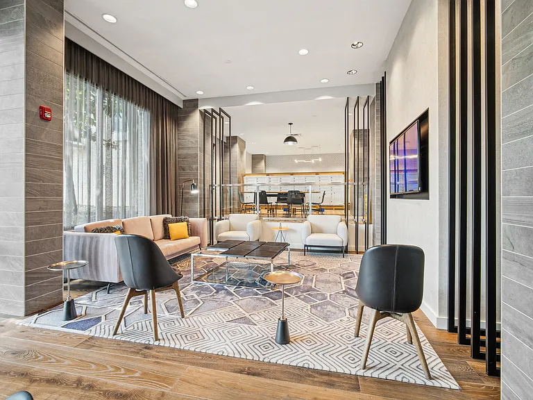 Riverside Apartments — Photo 23