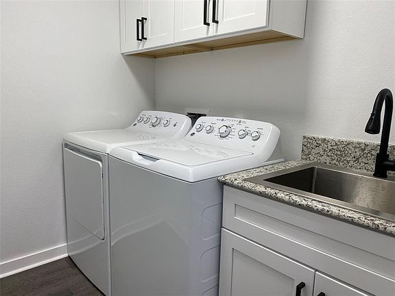 3rd image of 341 Sunnyside Dr
