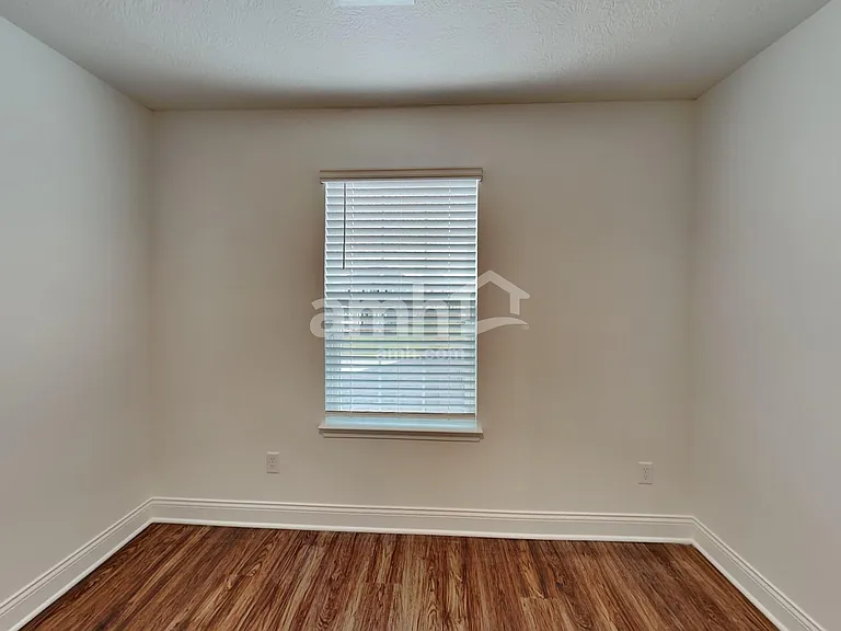 906 Castor Dr — Photo 24