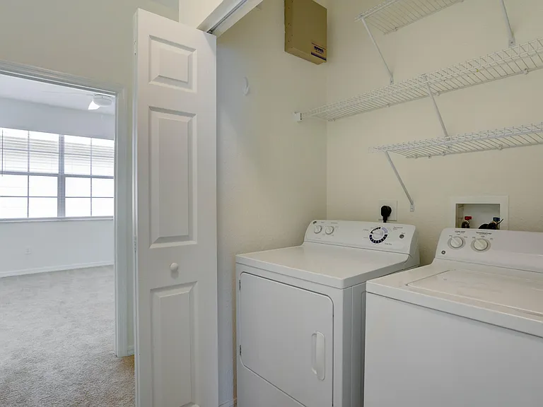 158 W Thatch Palm Cir — Photo 8