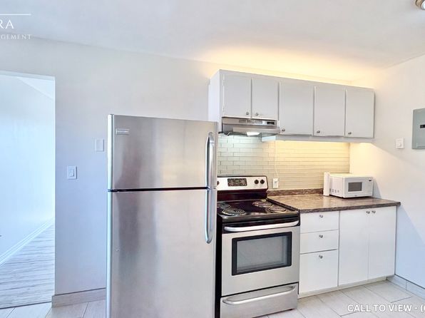 606 Chaucer Ave #3, Oshawa, ON L1H 3H4