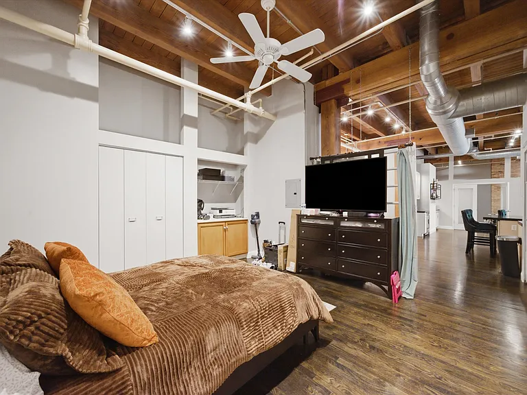 1727 S Indiana Ave #214 — Photo 14