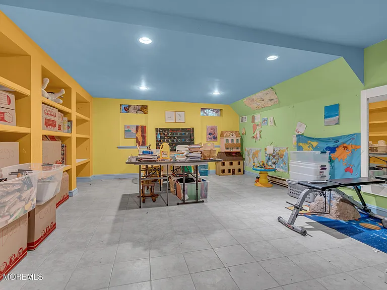21 Old Queens Ct — Photo 35