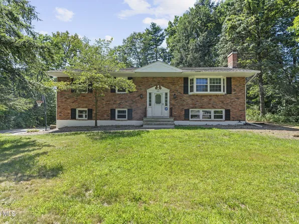 859 Hereford Way, Niskayuna, NY 12309