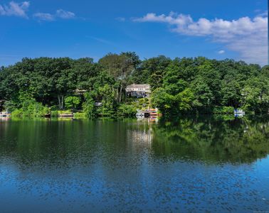 419 Springer Rd, Fairfield, CT, 06824
