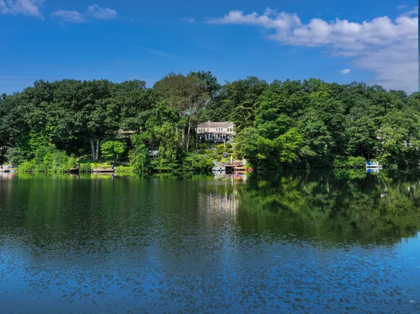 419 Springer Road, Fairfield, CT 06824