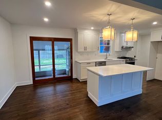 620 Hollywood Dr, Northfield, NJ 08225