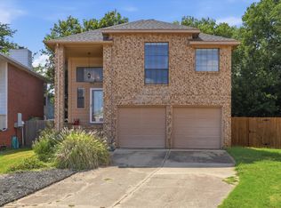 1806 Cactus Cir, Lewisville, TX 75077