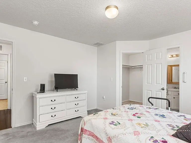 3907 N Abbott St — Photo 14