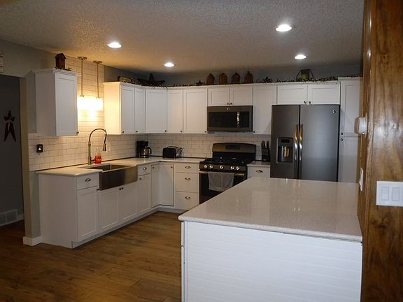 5th image of N181 River Ave