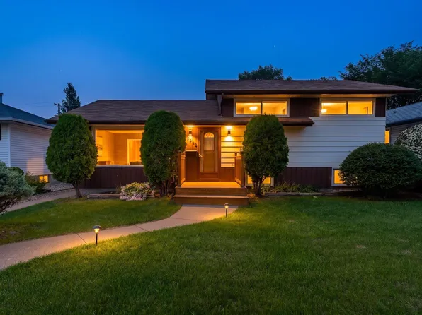 9012 Meadowlark Rd NW, Edmonton, AB T5R 5W8