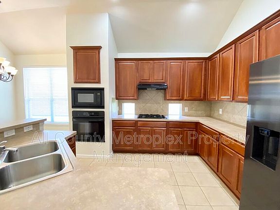 3rd image of 2856 S Serrano