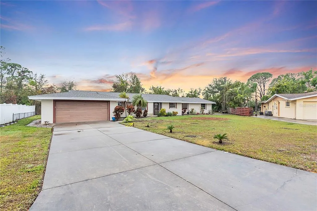 4 bed, 3.0 bath, 2595 sqft, $3,350 — Photo 1