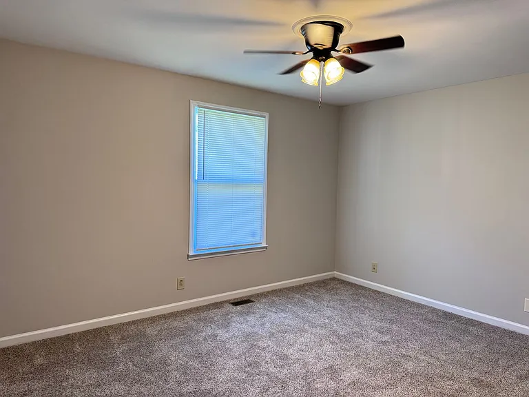438 Kelsey Dr — Photo 10